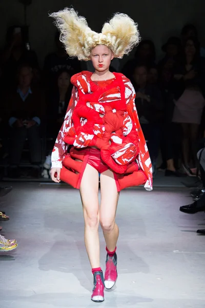 Look 15